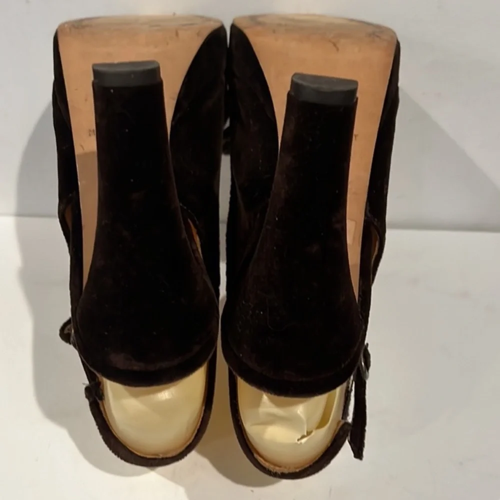 Authentic Bettye Muller designer brown velour bow pumps heels sz 8